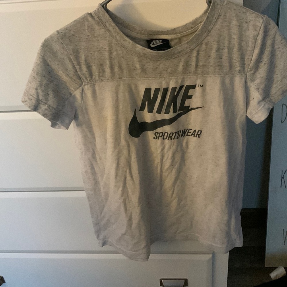 nike tee shirt